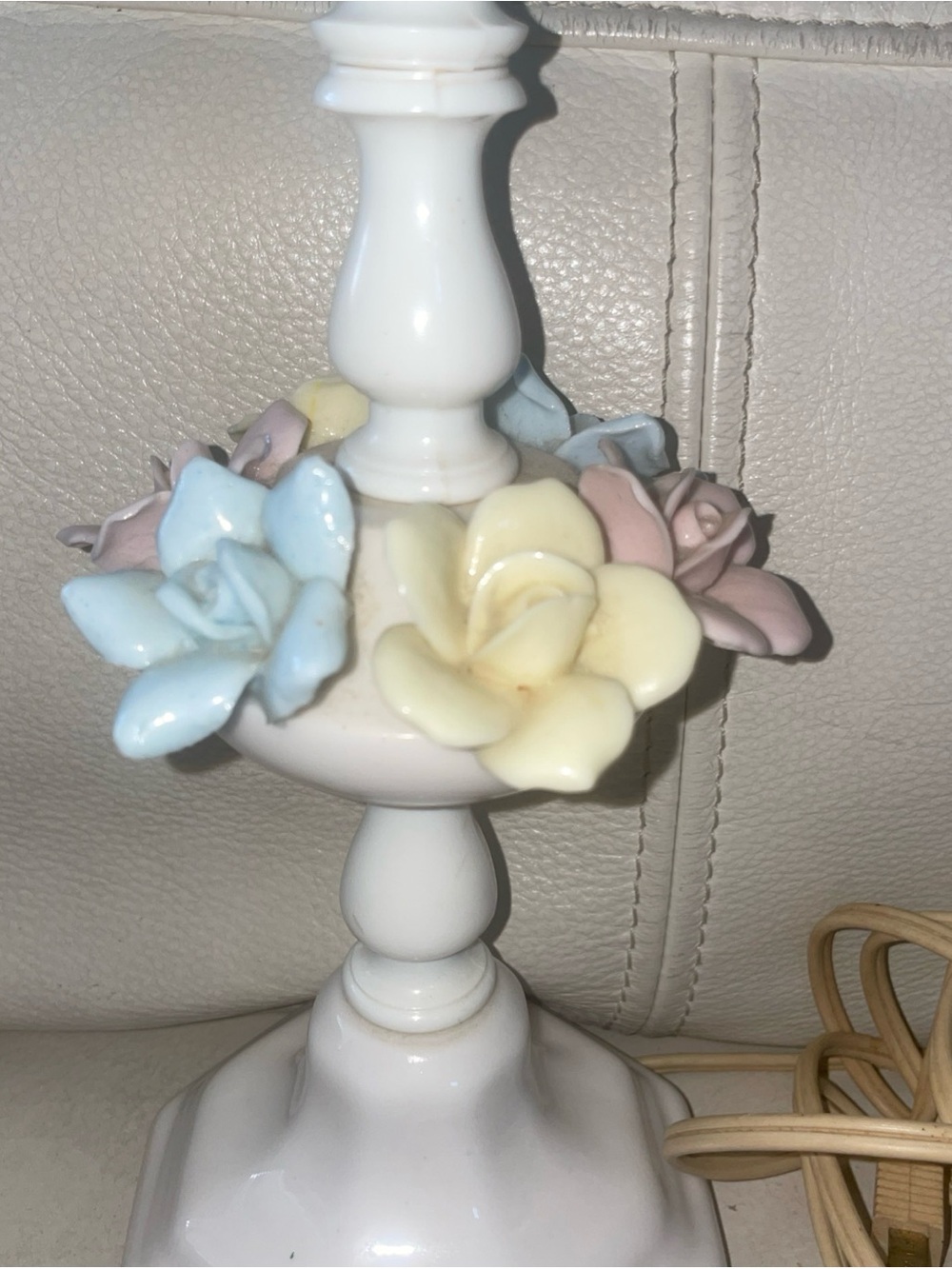 VTG Capodimonte Style Porcelain Roses Lamp Works - No Shade, made in Japan